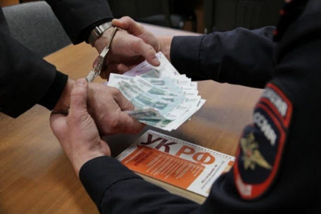 На Ставрополье полицейского обвиняют в покушении на мошенничество На Ставрополье полицейского обвиняют в покушении на мошенничество
