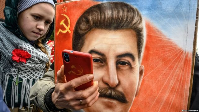 Большинство россиян положительно оценивают роль Сталина Большинство россиян положительно оценивают роль Сталина