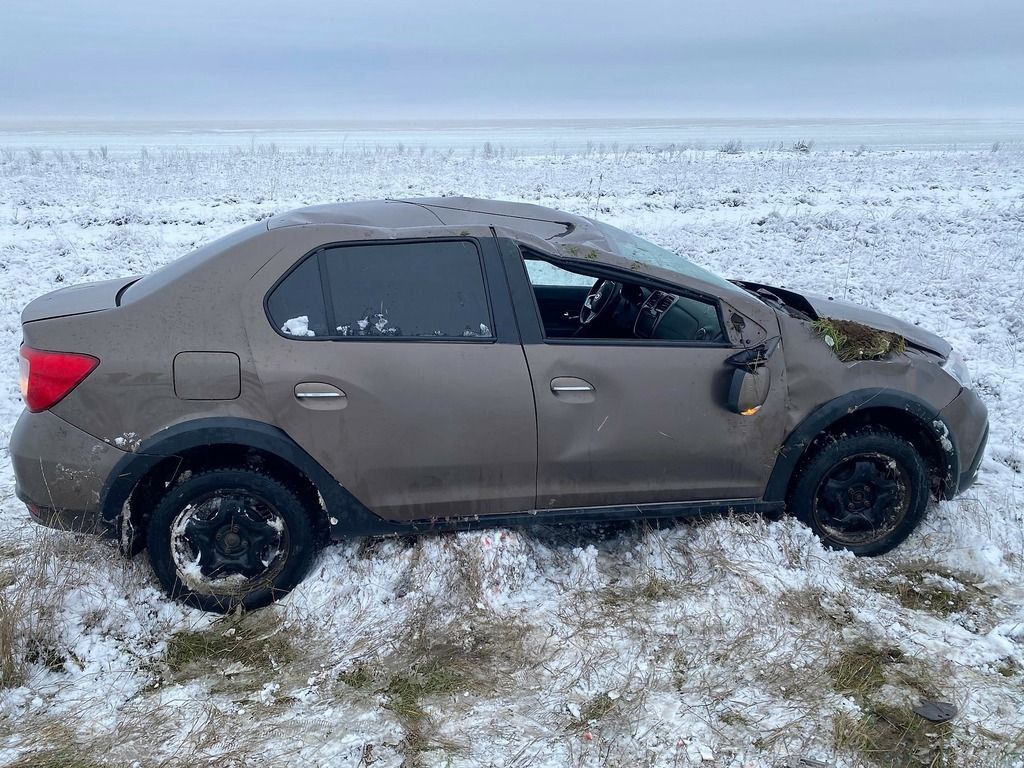 Иномарка опрокинулась в Апанасенковском округе
