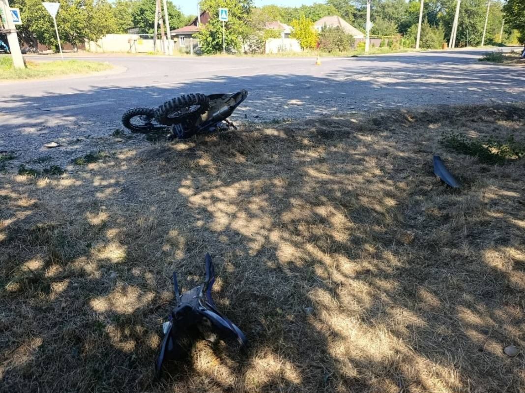 На Ставрополье юный питбайкер умер после ДТП