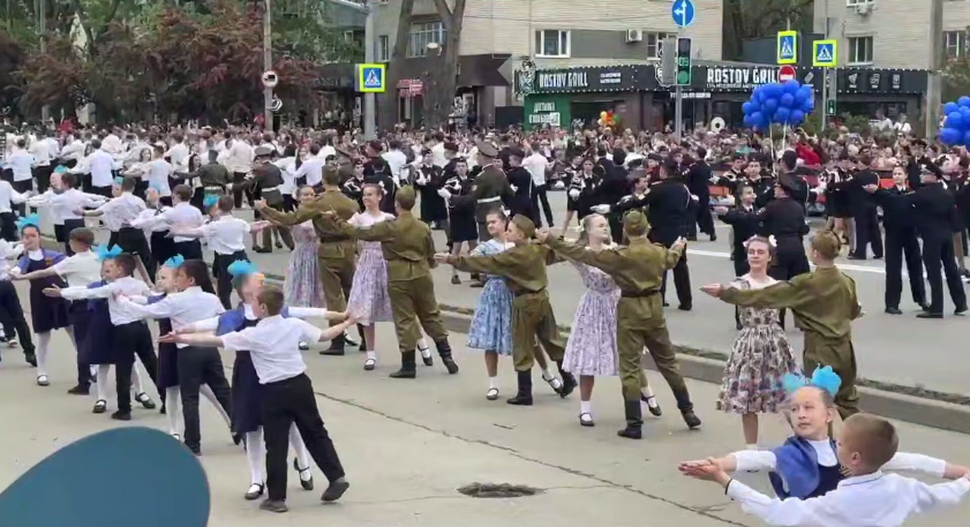 Вальс Победы станцевали 10 тысяч невинномысцев
