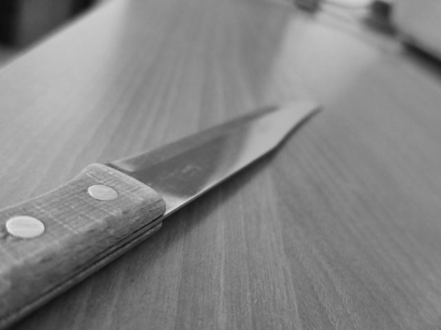 Житель Ставрополья покрывал жену, которая ударила его ножом