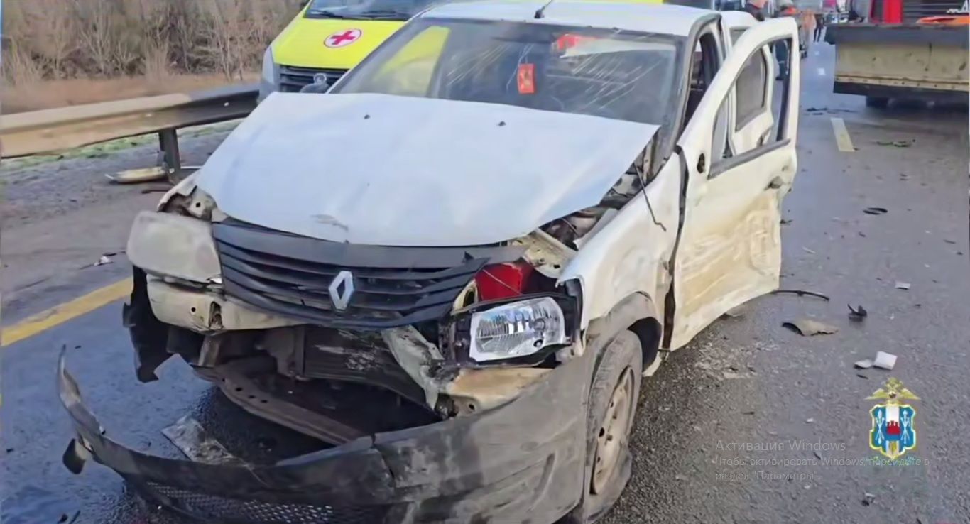 Массовое ДТП с погибшими и пострадавшими затрудняет движение по трассе М-4 «Дон» в Ростовской области