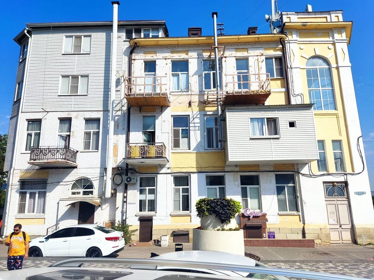 Балконы-самострои демонтируют в Кисловодске