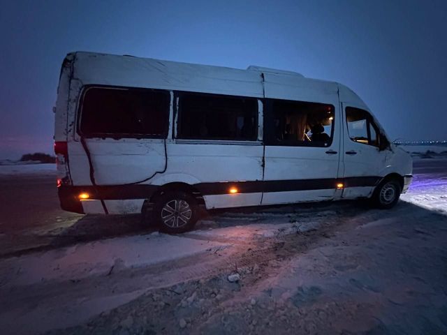 Прокуратура и СК начали проверку после опрокидывания микроавтобуса на Ставрополье