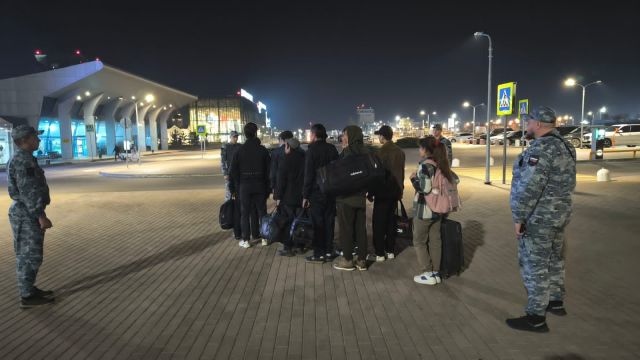 11 граждан Узбекистана принудительно выдворили из Ставропольского края
