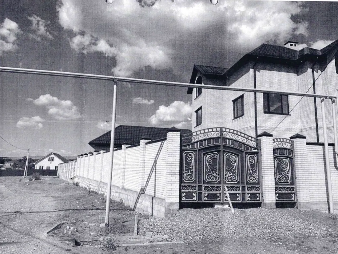 Желающих купить сельский особняк бывшего начальника ГИБДД Ставрополья не нашлось