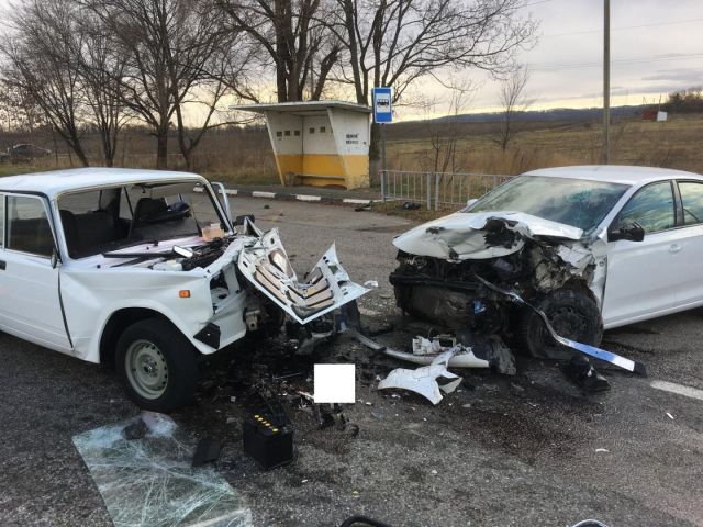 Авария на трассе "Лермонтов-Черкесск" произошла накануне на Ставрополье Авария на трассе "Лермонтов-Черкесск" произошла накануне на Ставрополье