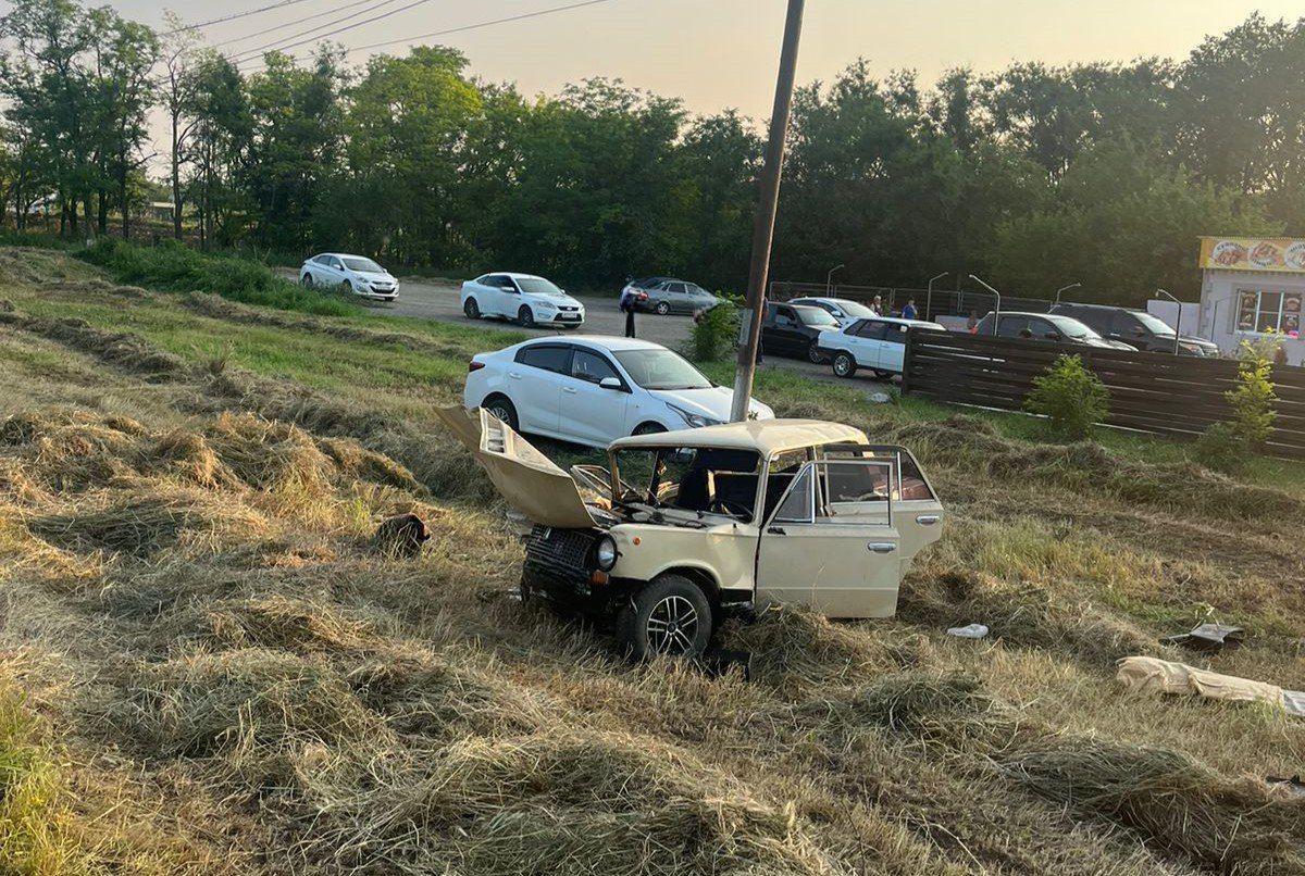 Ребенок и двое взрослых пострадали в аварии на Ставрополье