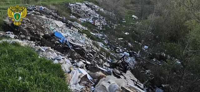 Многочисленные навалы мусора обнаружили на берегах реки Мутнянка в Ставрополе