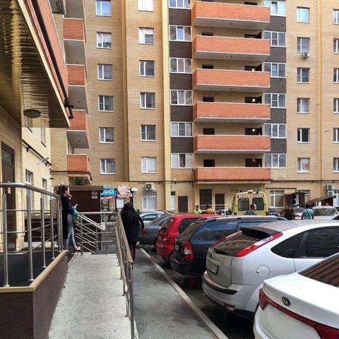 В Ставрополе из окна многоэтажки выпала девочка В Ставрополе из окна многоэтажки выпала девочка