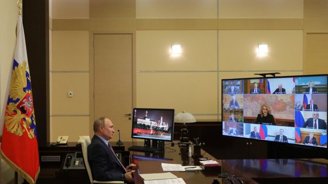 Владимир Путин поддержал идею объявить в России нерабочие дни с 30 октября по 7 ноября Владимир Путин поддержал идею объявить в России нерабочие дни с 30 октября по 7 ноября