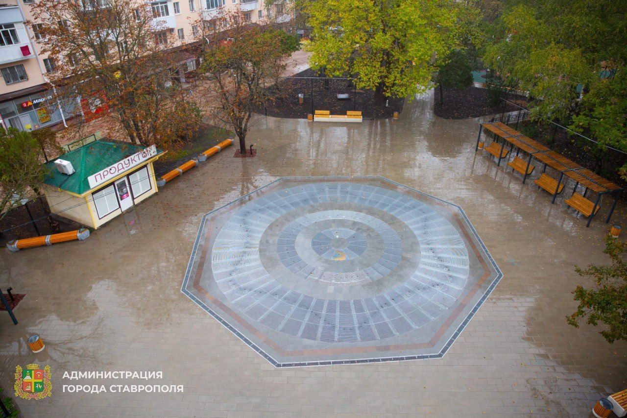 «Пережиток девяностых»: жители Ставрополя возмущены ларьком в образцовом сквере