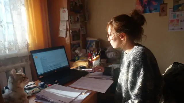 Онлайн-курсы против классического образования: что выбирает новое поколение