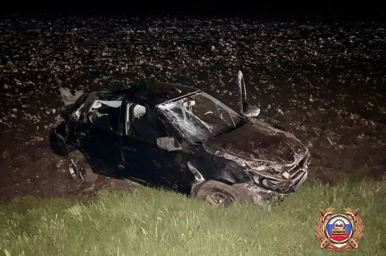 Водитель скончался при опрокидывании автомобиля в Минераловодском округе