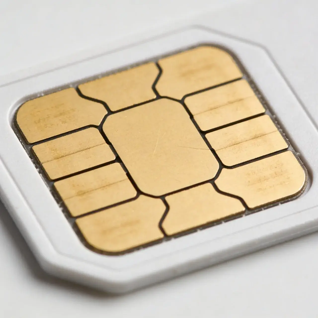 Сотрудников ставропольского салона связи уличили в незаконной регистрации сим-карт по чужим данным