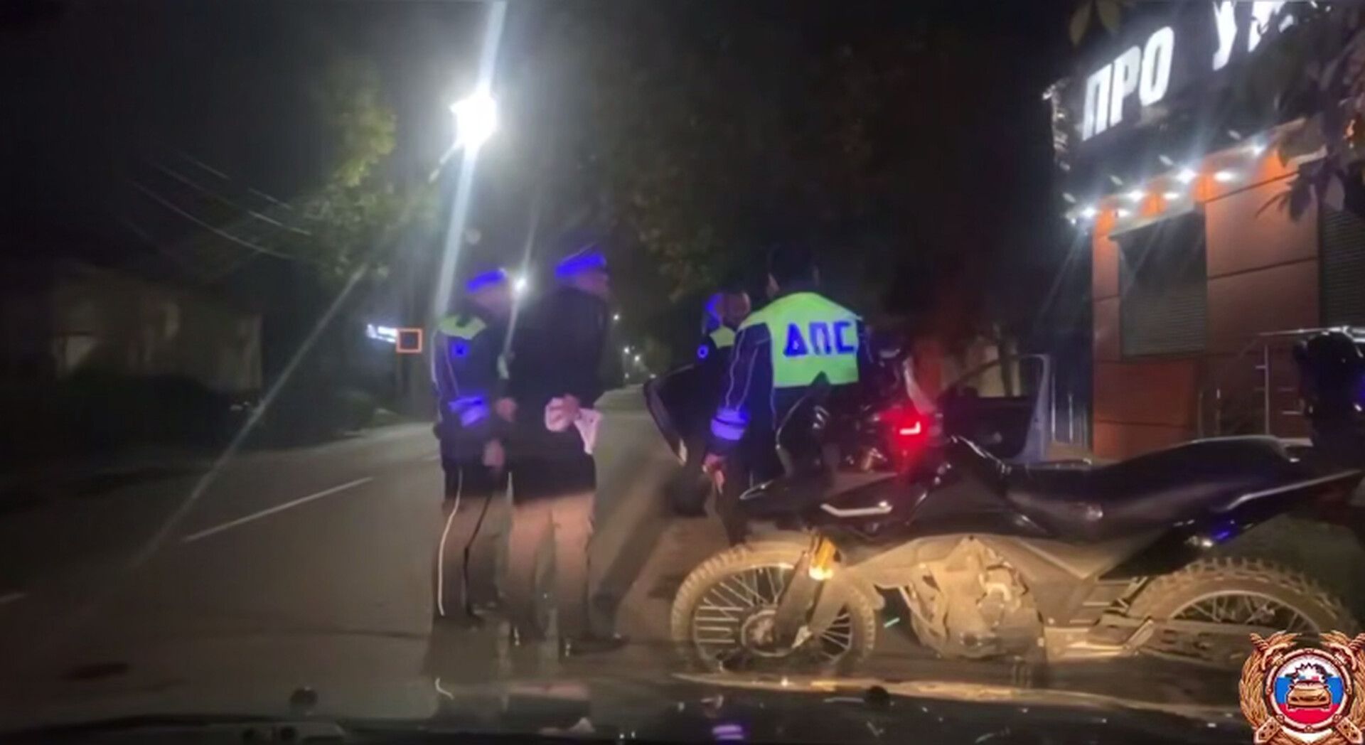 Пьяный мотоциклист в розыске пытался сбежал от ГИБДД в Ессентуках