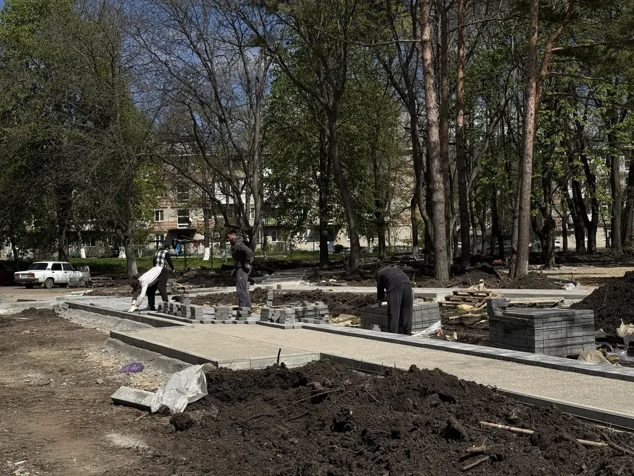 В Лермонтове благоустраивают сквер