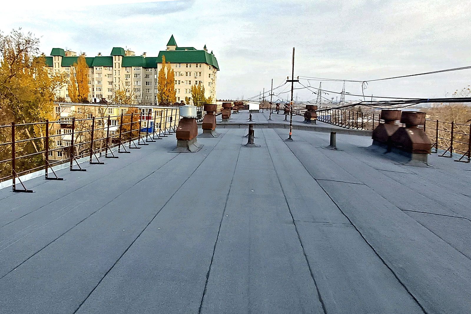 В Невинномысске отремонтировали крыши двух пятиэтажек