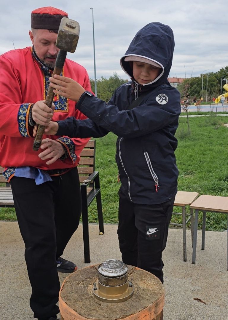 Две сотни юбилейных монет отчеканили к 200-летию станицы в Предгорном округе