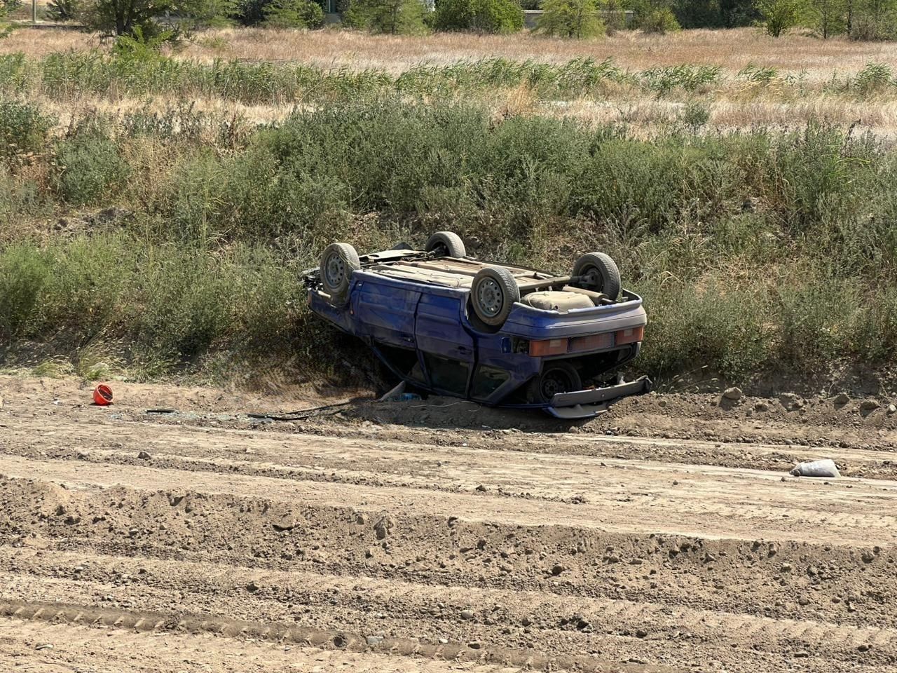 На Ставрополье водитель погиб из-за опрокидывания автомобиля