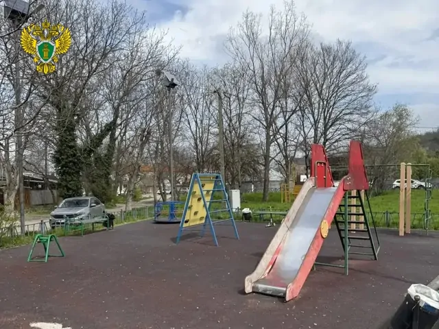 В Пятигорске ребенку оторвало фалангу пальца во время катания на горке