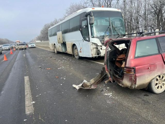 Вблизи Невинномысска произошла авария с автобусом