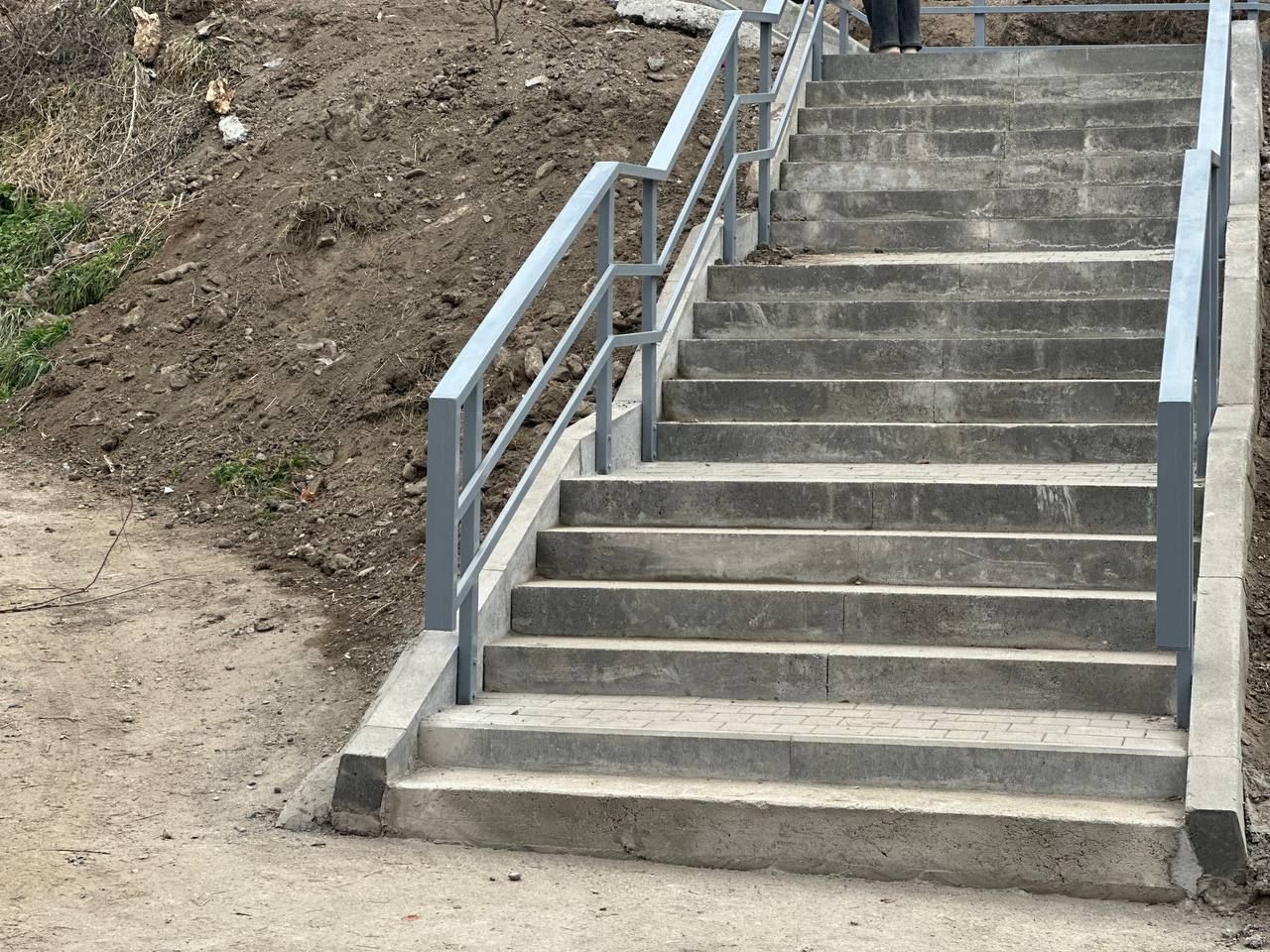 В Кисловодске отремонтировали лестницу возле 17-й школы