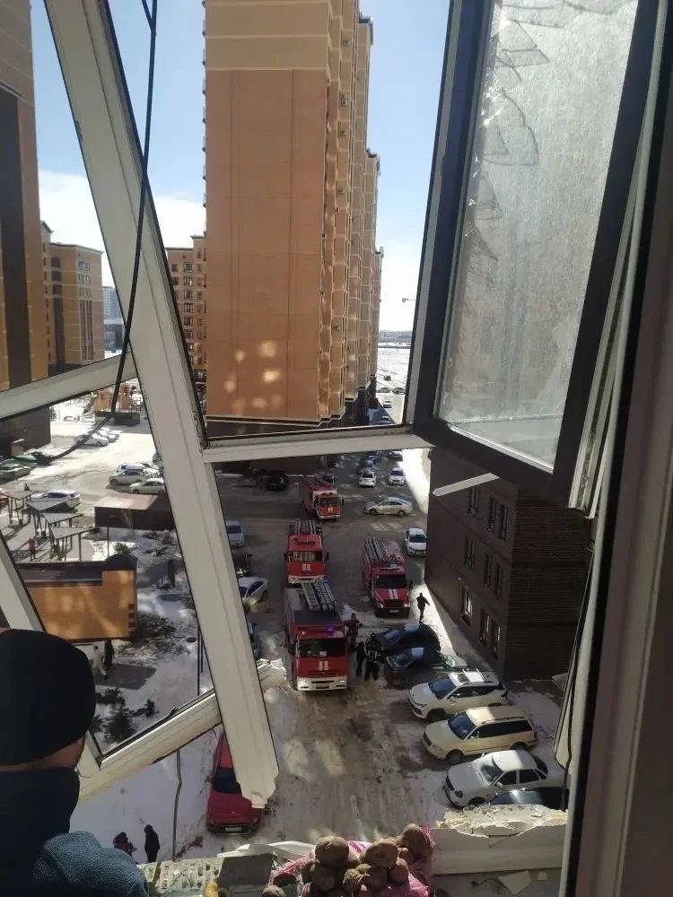 Специалисты устраняют последствия взрыва в квартире в Ставрополе