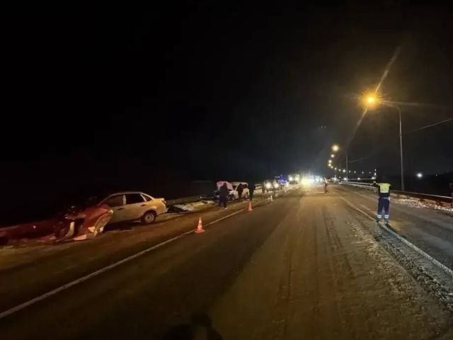 Водитель авто погиб при лобовом столкновении на трассе Ставрополья