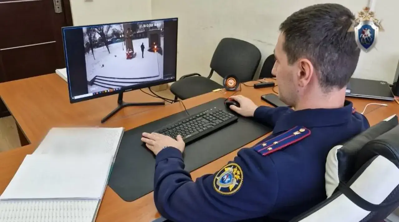 Ставропольца обвиняют в осквернении символов воинской славы за прикуривание от Вечного огня