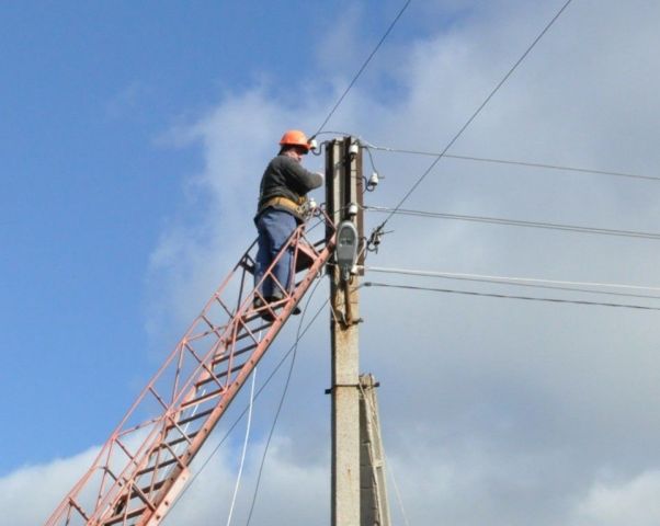 Водитель грузоподъёмного крана обесточил половину ставропольского села Водитель грузоподъёмного крана обесточил половину ставропольского села