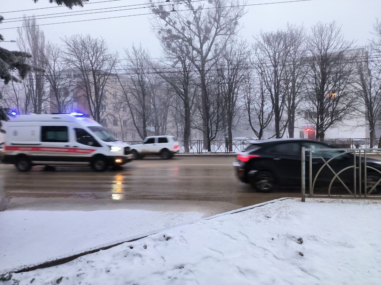 Ставропольцам напомнили о наказании за непропуск спецтранспорта