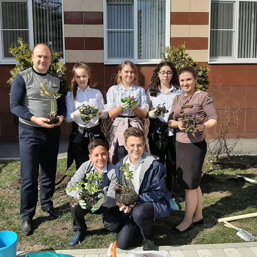 Мбоу 50 ставрополь. Директор ботанического сада Ставрополь. Школа 50 Ставрополь. Директор 50 школы Ставрополь. МБОУ СОШ 50 Ставрополь