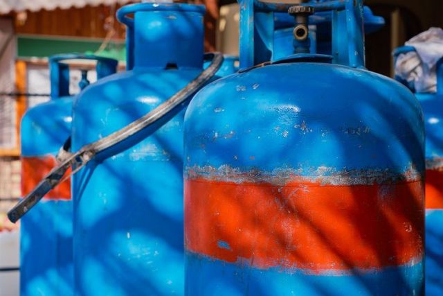 В Георгиевске рабочий погиб при разгрузке газовых баллонов