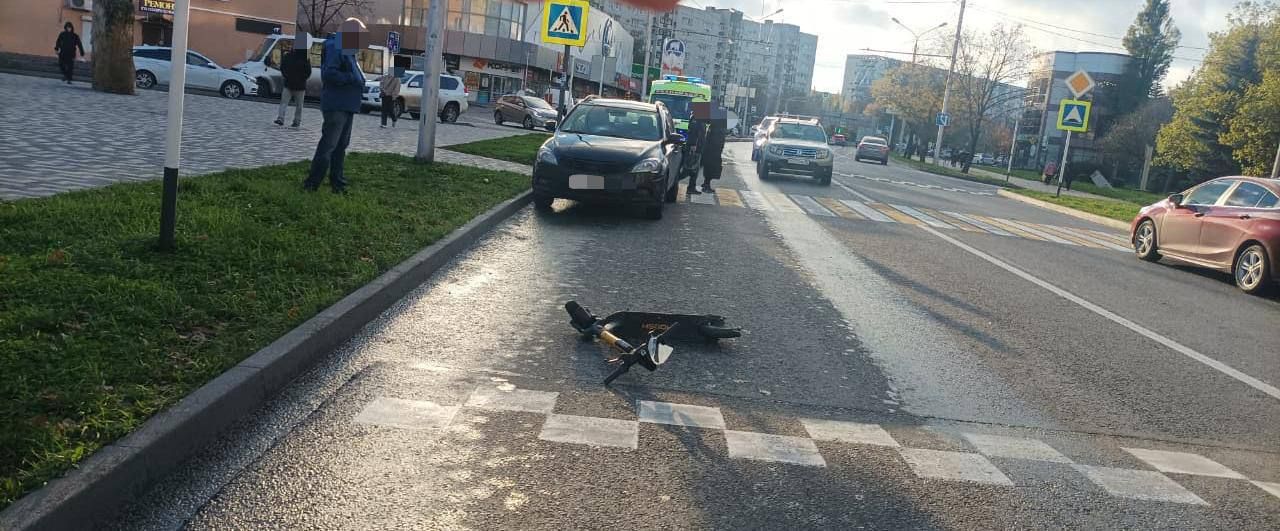 В Ставрополе машина сбила школьника на электросамокате