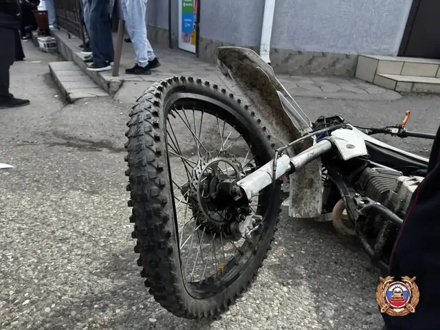 18-летний парень погиб при столкновении автомобиля и питбайка на Ставрополье