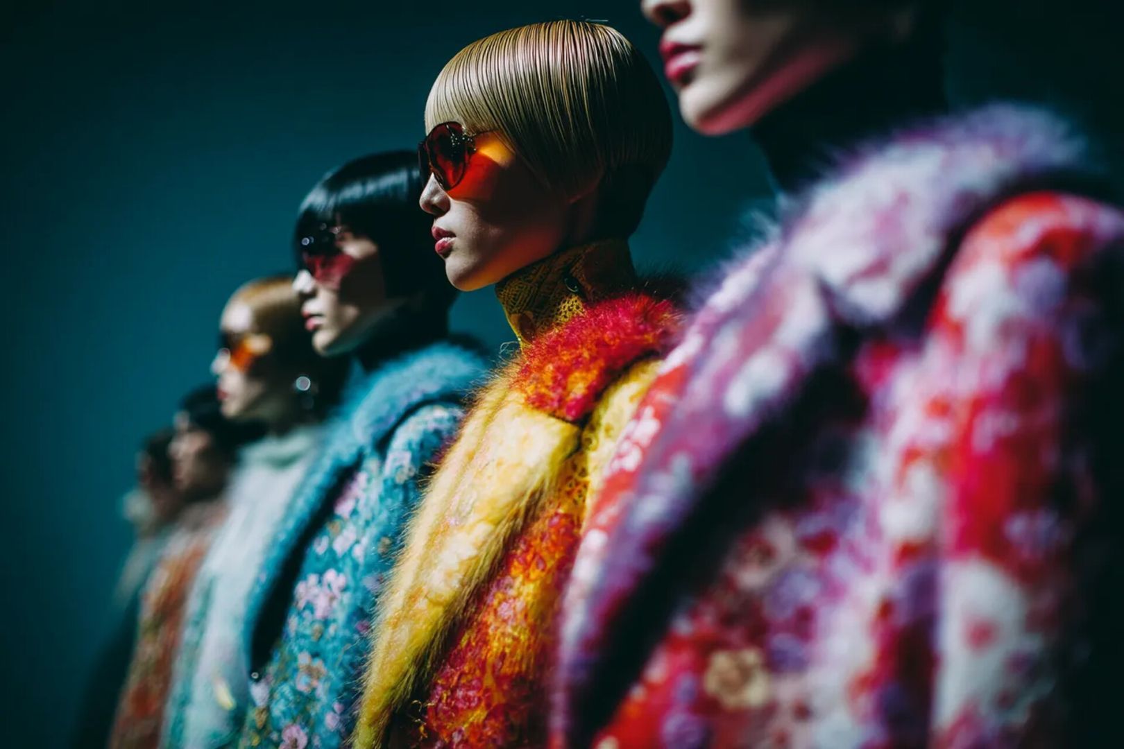 Осень 2025: модные цвета и образы, которые захватили соцсети