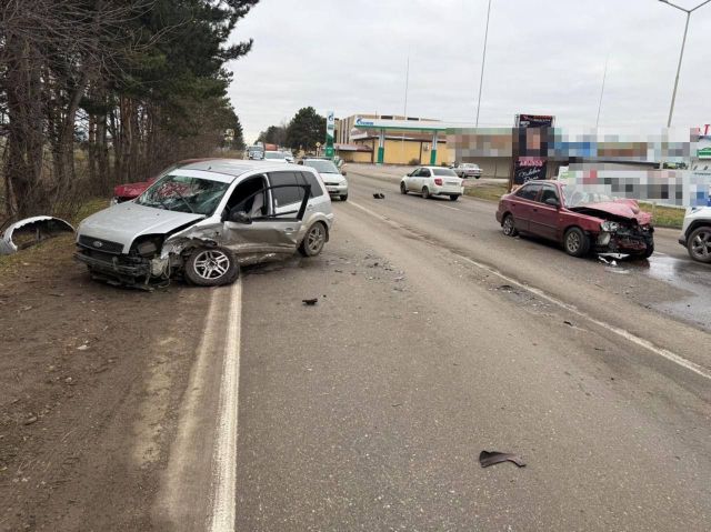 Три иномарки столкнулись вблизи Ессентуков