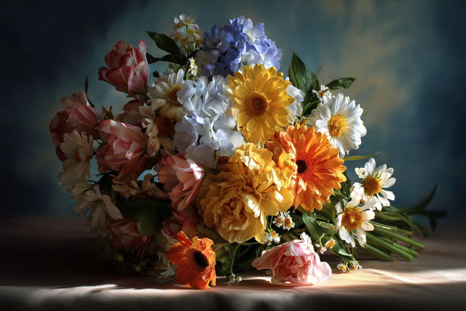 Названы лучшие цветы для учительницы на 1 сентября