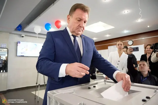 Мэр Ставрополя проголосовал на выборах в Госдуму и краевую Думу