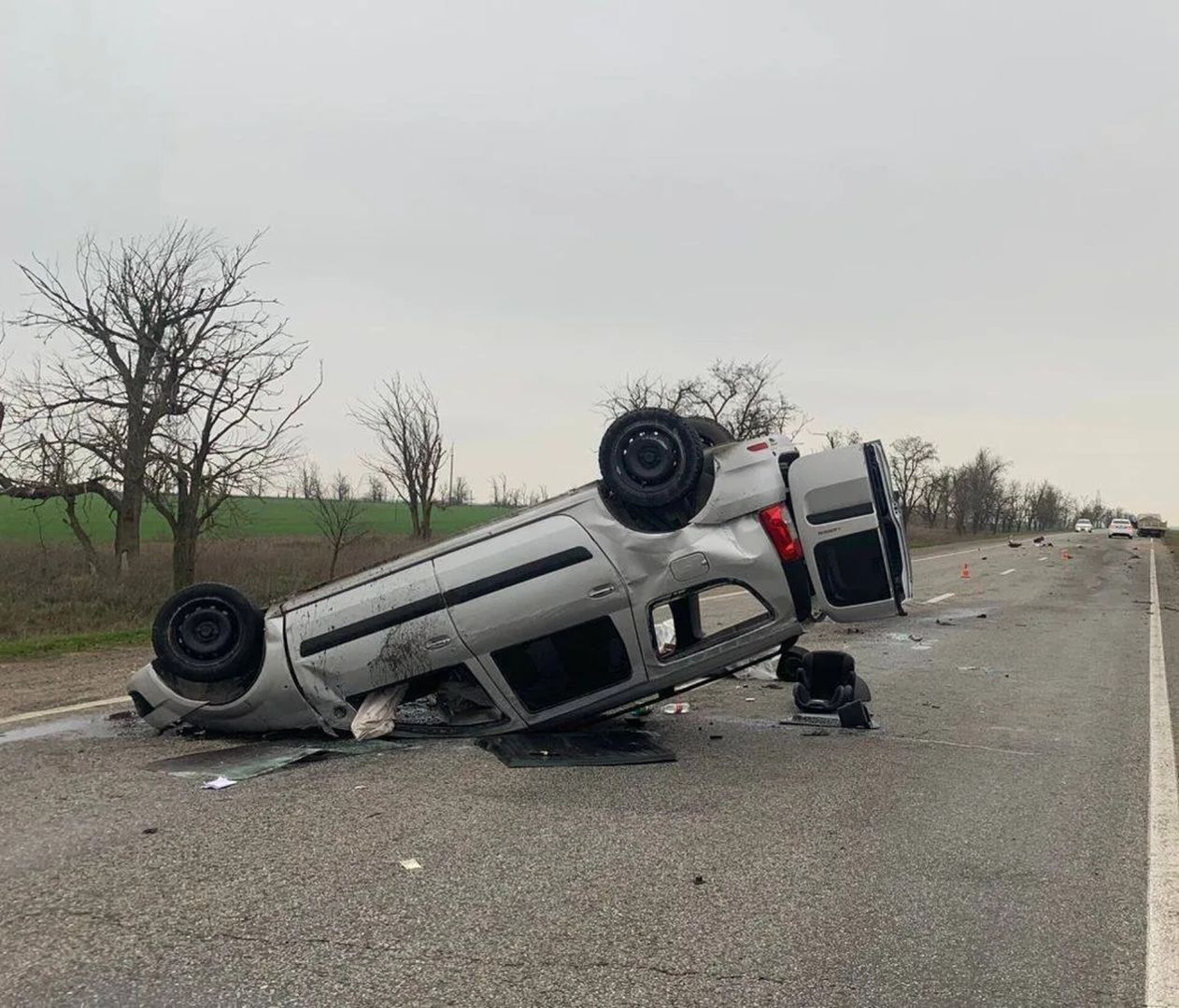 Ставрополец пострадал в результате тройной аварии и опрокидывании автомобиля