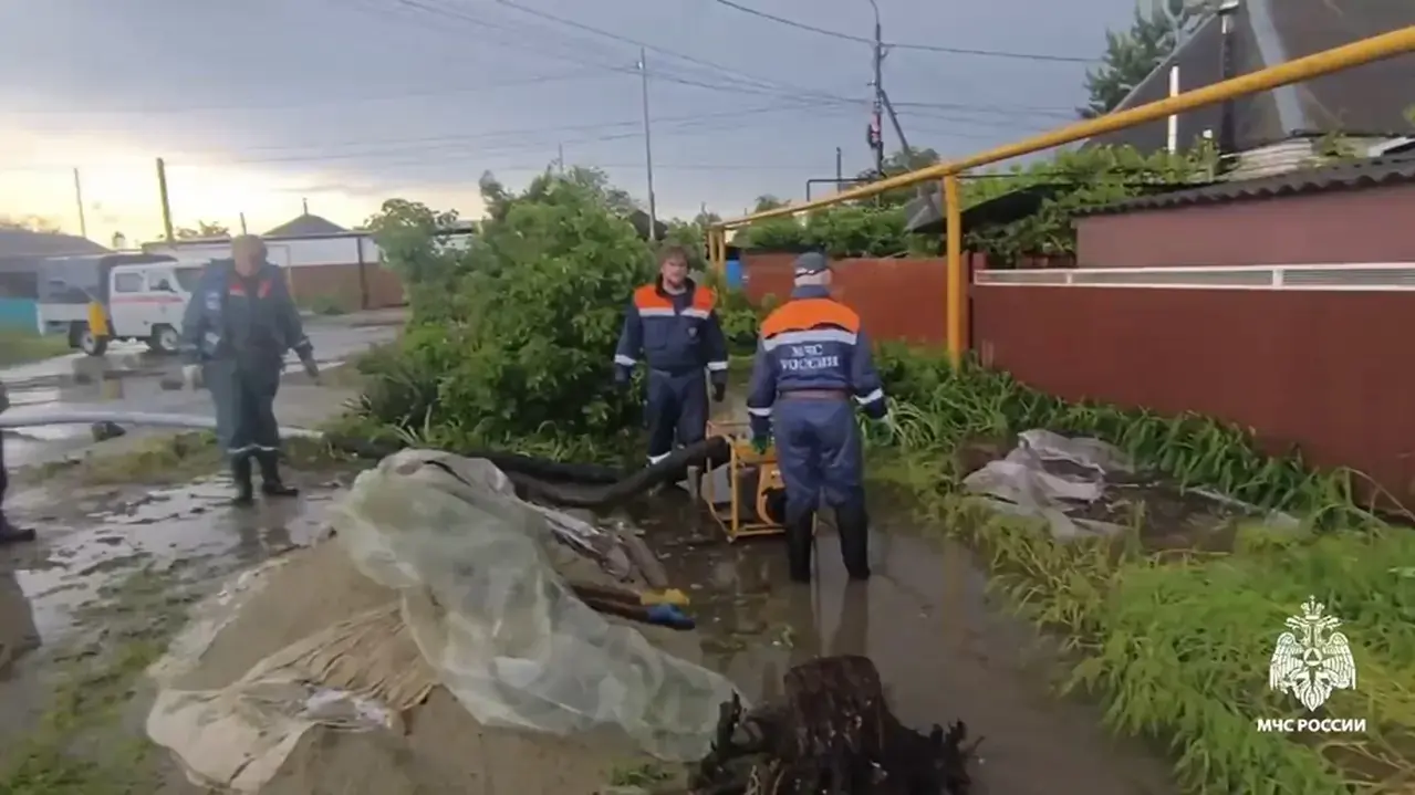 Более 40 жилых домов и 100 участков остаются подтопленными на Ставрополье
