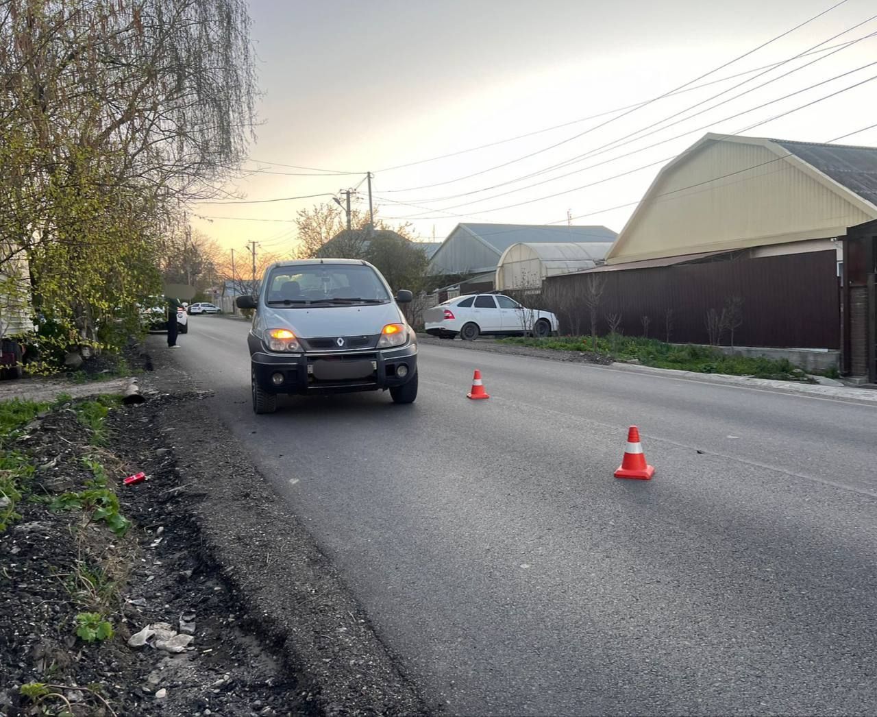 Автомобиль сбил 8-летнюю девочку, переходившую дорогу вне «зебры»