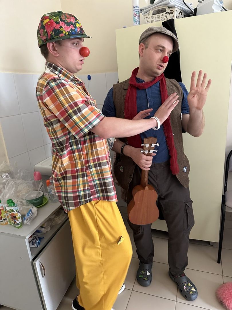 «Клоунский патруль» поддержал юных пациентов в больнице Ставрополя