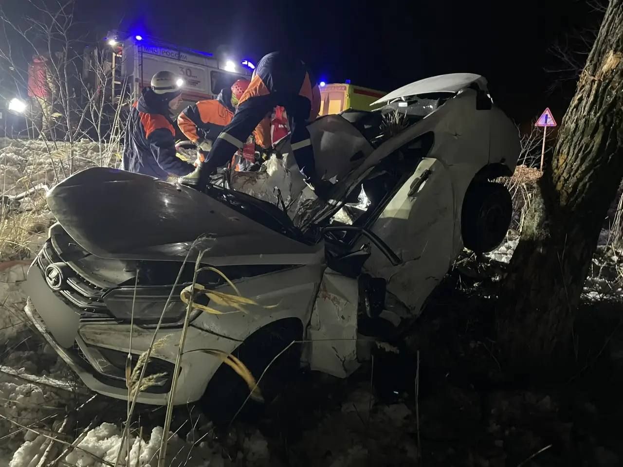 Парень и девушка погибли при опрокидывании авто на Ставрополье