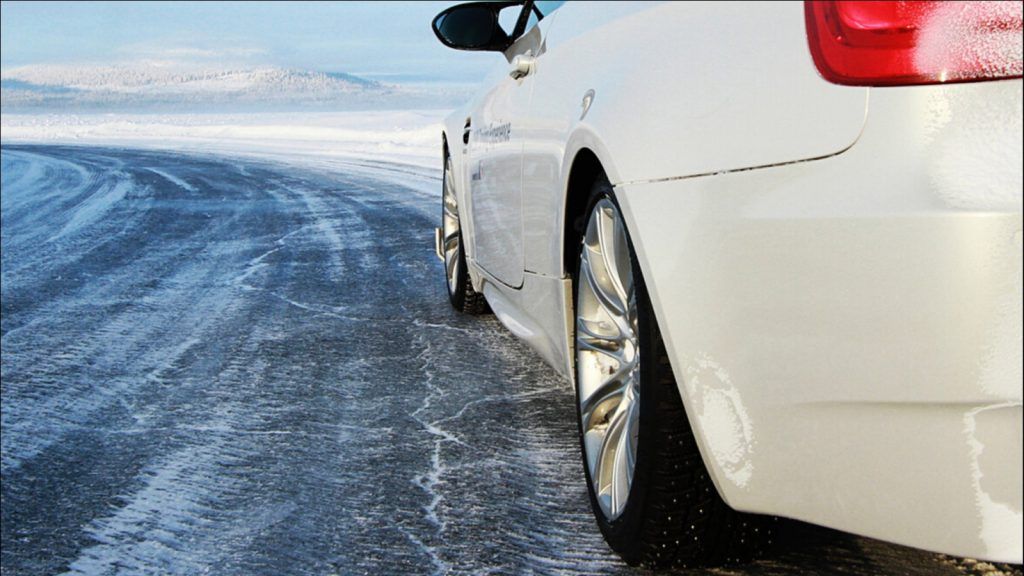 Две трассы на Ставрополье закрыты для всех видов транспорта из-за гололёда