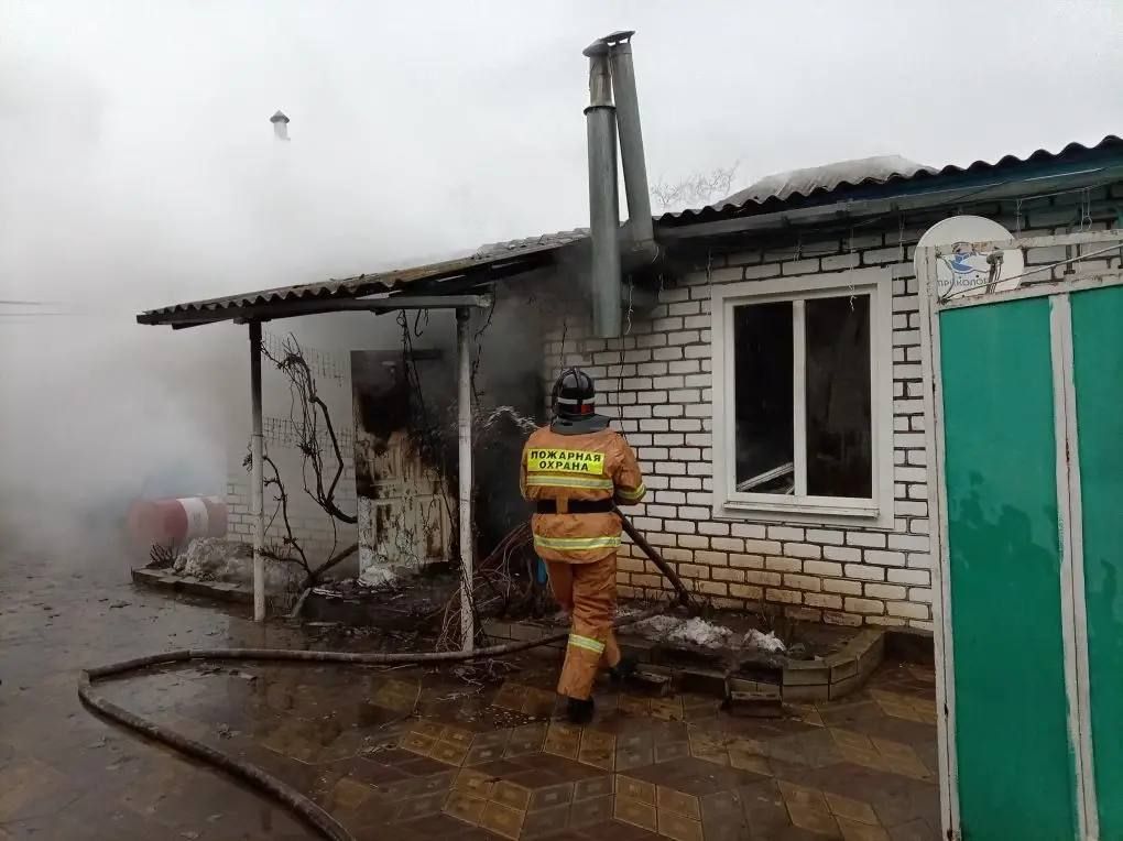 В Туркменском округе потушили пожар в доме