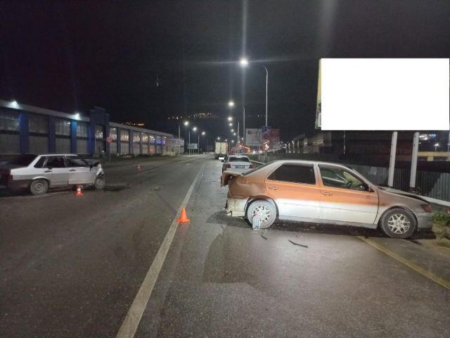 За сутки 30 ноября на Ставрополье в ДТП пострадали 3 человека, один погиб За сутки 30 ноября на Ставрополье в ДТП пострадали 3 человека, один погиб