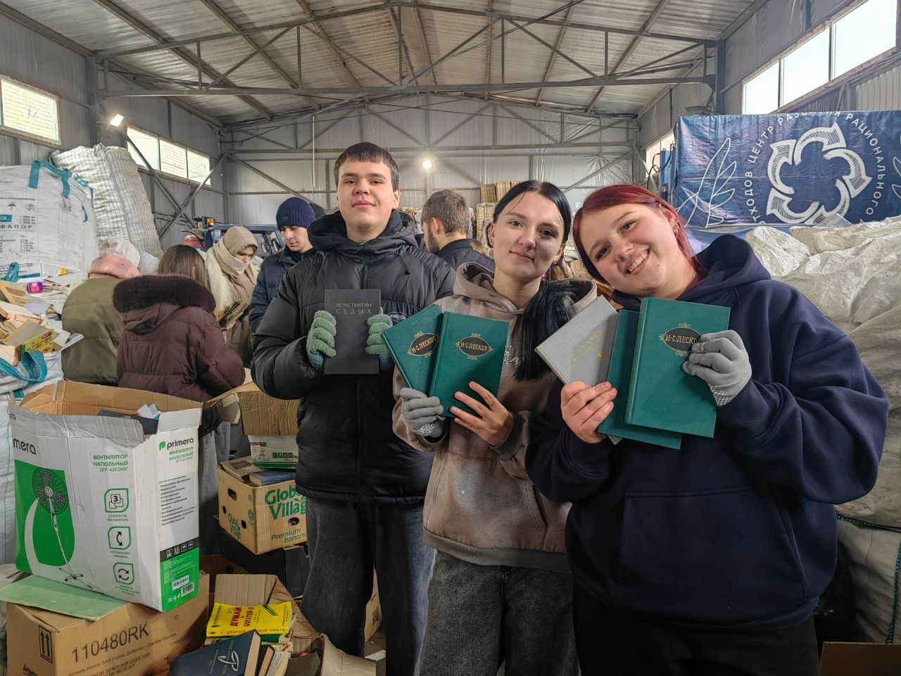 Активисты Ставрополя передали библиотекам края более тысячи книг